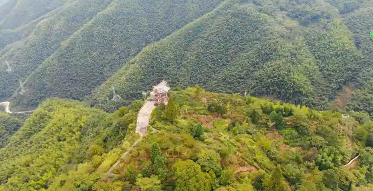 航拍白鹿村狮峰观景台山林森林群山