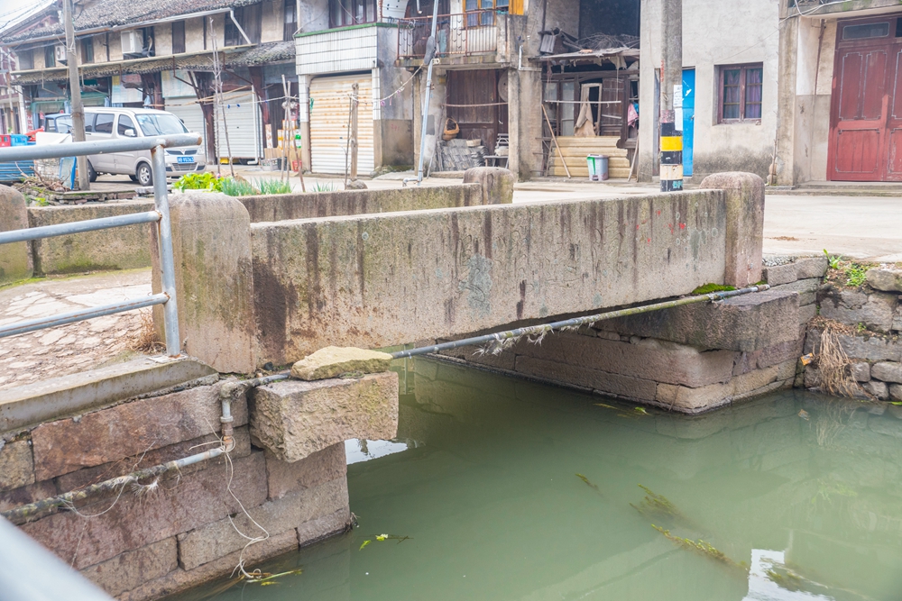 石桥古桥小镇散步村庄石头河道