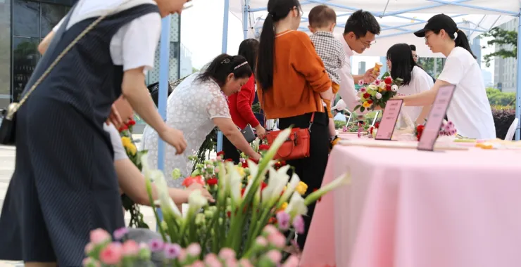 鲜花市集买花