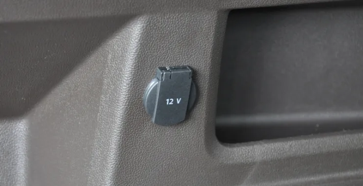 汽车12V电源接口