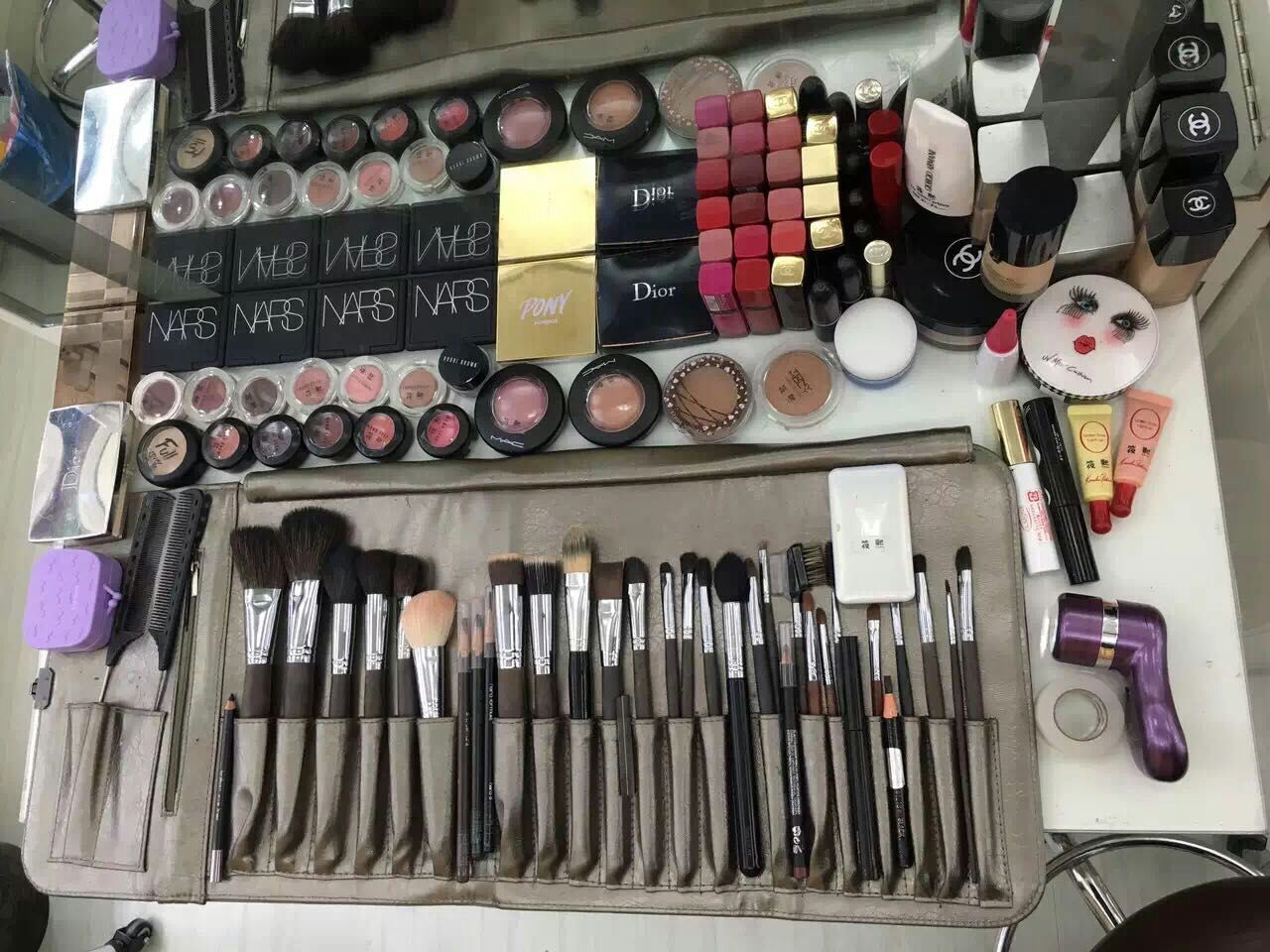 化妆工具化妆品口红粉底液腮红眼影