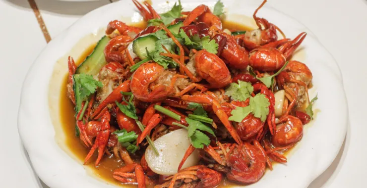 爆炒小龙虾小吃宵夜美食夏日