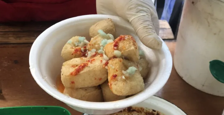 传统美食小吃油炸辣椒臭豆腐
