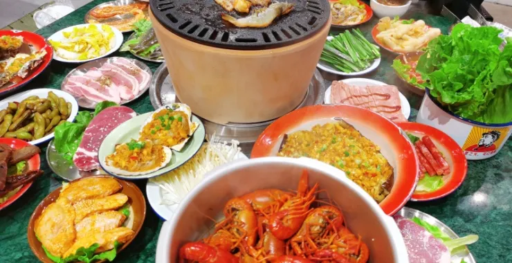 泥炉烤肉小龙虾家常菜烧烤聚餐