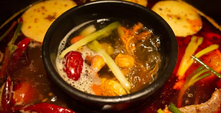 美食探店牛排火锅 什锦水果锅底