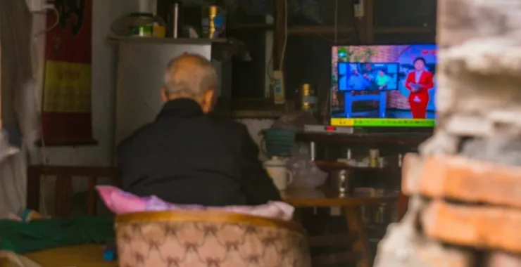 老人老街故事回忆过去