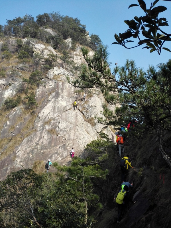 儿童运动健身爬山登山运动