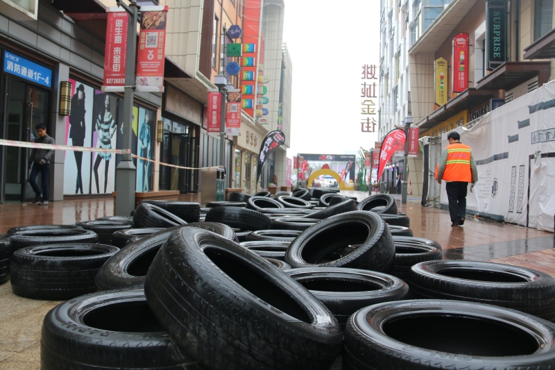 万达亲子活动轮胎跨越比赛竞赛