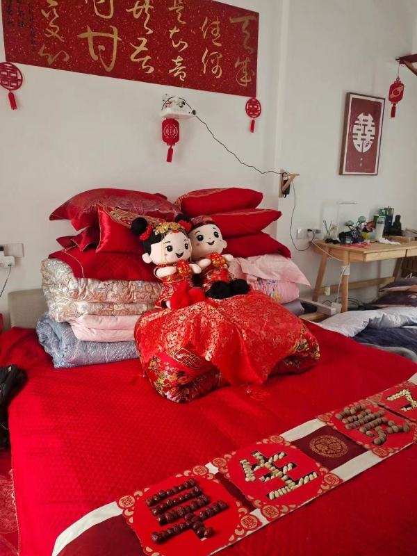 婚房布置压床娃娃早生贵子