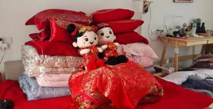 婚房布置压床娃娃早生贵子