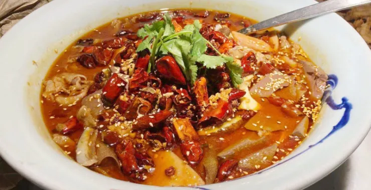 简约版毛血旺餐饮美食辣椒