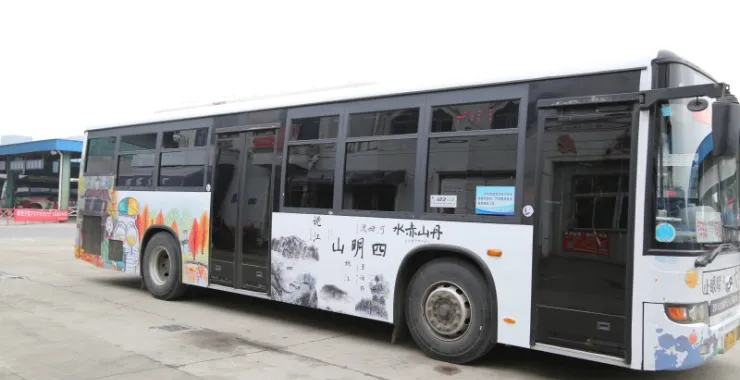 小眼睛看大余姚彩绘涂鸦优秀作品展示公交车