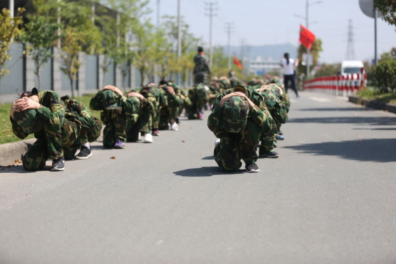 儿童军校暑假徒步拉练活动