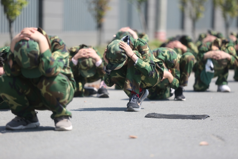 儿童军校暑假徒步拉练活动