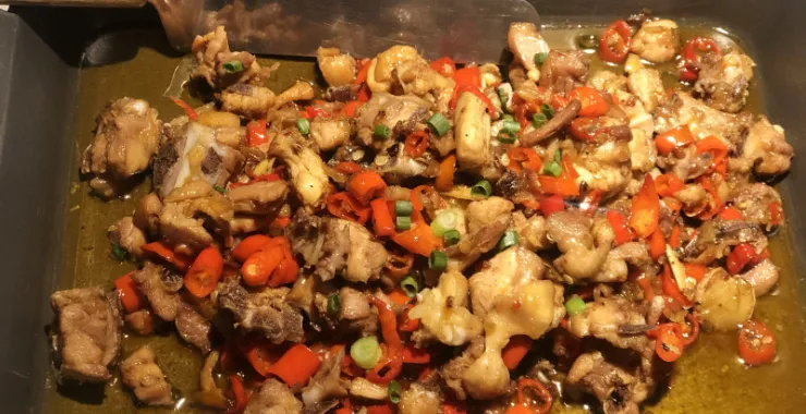 香辣铁锅鸡美食辣椒大盘鸡家常菜聚餐