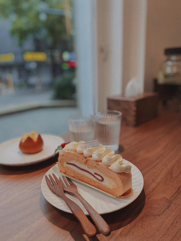 夏日小清新场景下午茶甜品点心奶油网红蛋糕咖啡馆