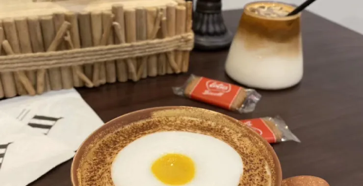 荷包蛋咖啡下午茶饮品饮料杯子聚会