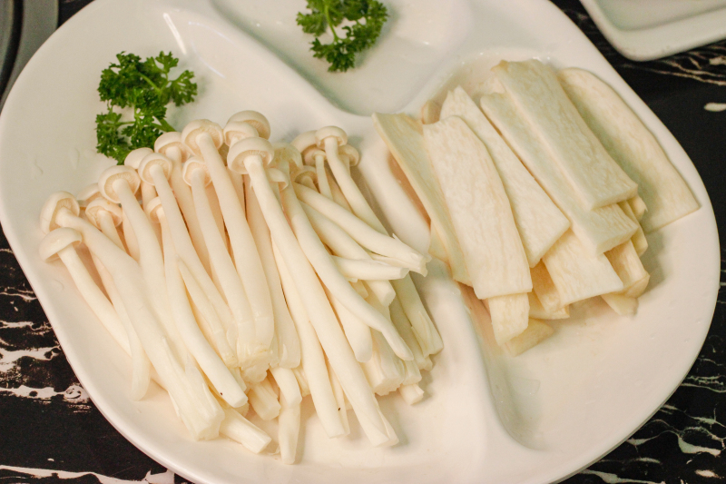 火锅涮菜菌菇双拼拼盘美食配菜