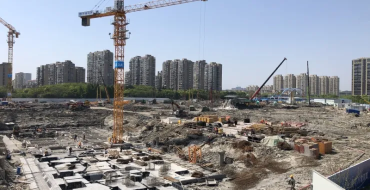 建筑工地施工现场塔吊 