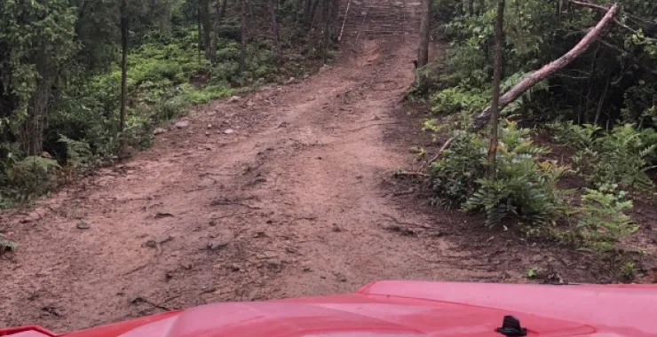 亲子活动越野车山地泥水爬坡狂野