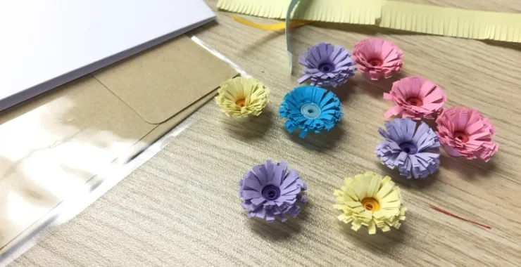 儿童手工DIY制作衍纸贺卡