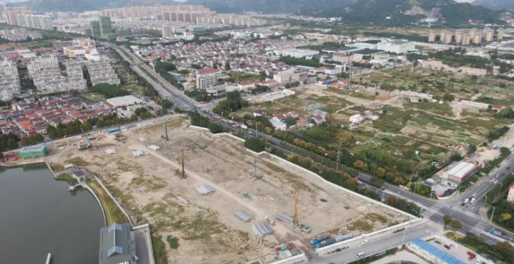 新力云映凤园地块航拍工地建设