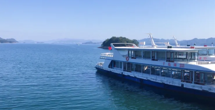 千岛湖游轮游玩风景