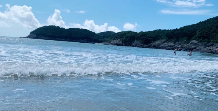 象山旅游海边游泳