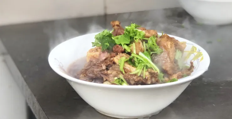 市井烟火气的牛骨头粉丝