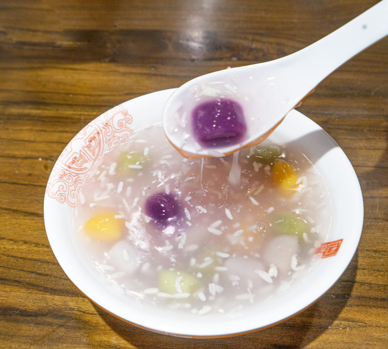 甜粥酒酿圆子七彩羹