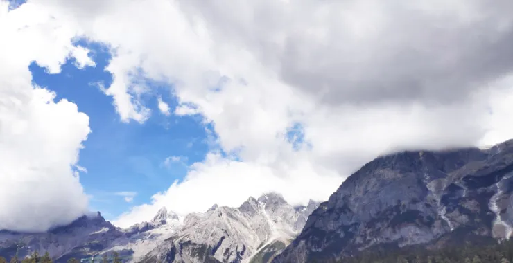 云南旅游丽江风景名胜区之玉龙雪山