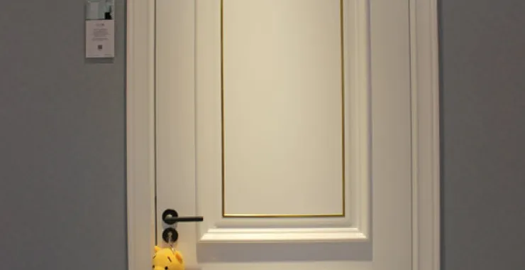白色木门样板展示