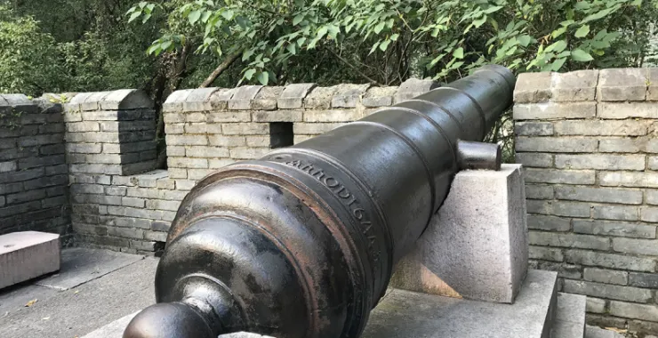 台州古城登高俯视古城区古炮台
