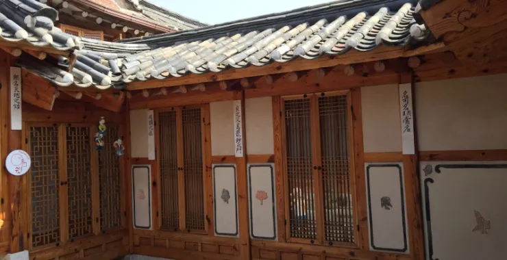 韩国豪宅古建筑老房子传统门面装饰绘画