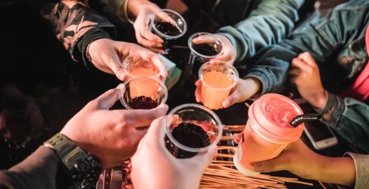 团建聚会友情情感酒