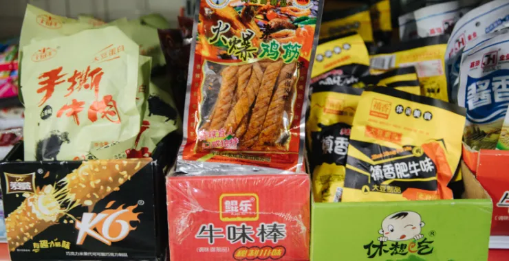 童年回忆小卖部零食辣条美食