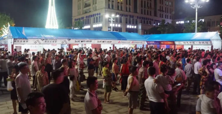 夏天热闹夜生活夜市