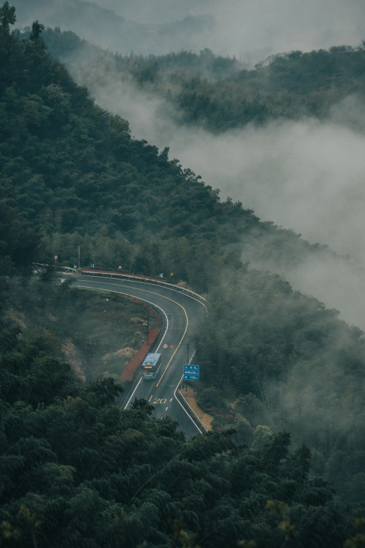 余姚风景四明山云海山公交
