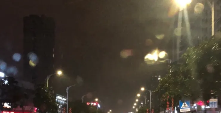 雨后的街道