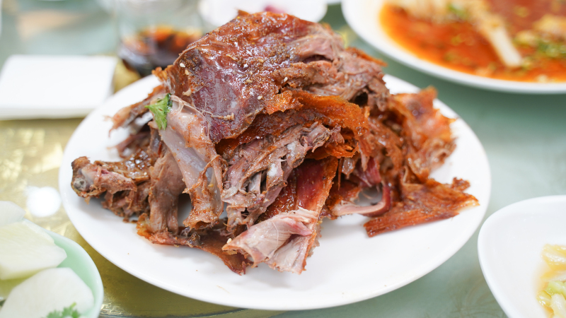 青海羊排羊肉烤全羊炙烤