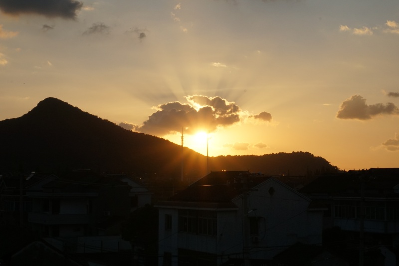 夕阳山下夕阳傍晚黄昏日落西山