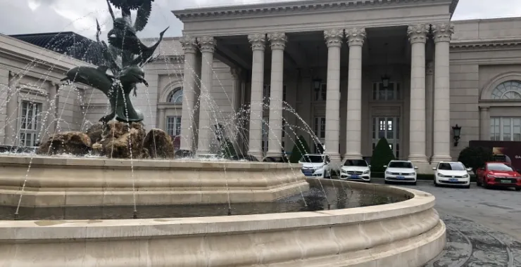 厦门七星湾酒店雕塑喷水池