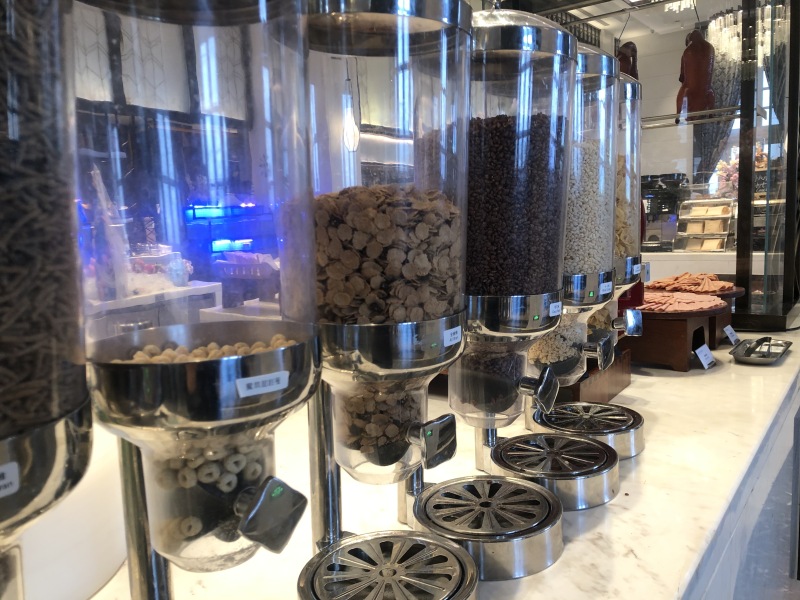 厦门七星湾酒店自助早餐麦片甜甜圈
