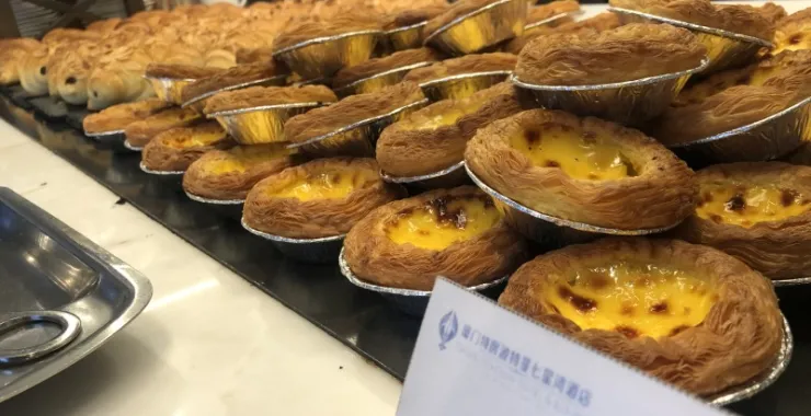 厦门七星湾酒店自助早餐蛋挞甜品蛋糕面包