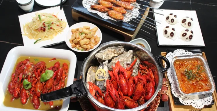 龙虾套餐合照美食