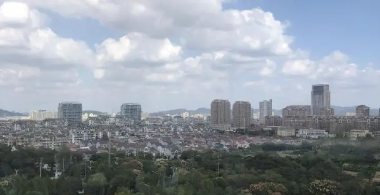 俯拍余姚航拍城市风景黄山公园