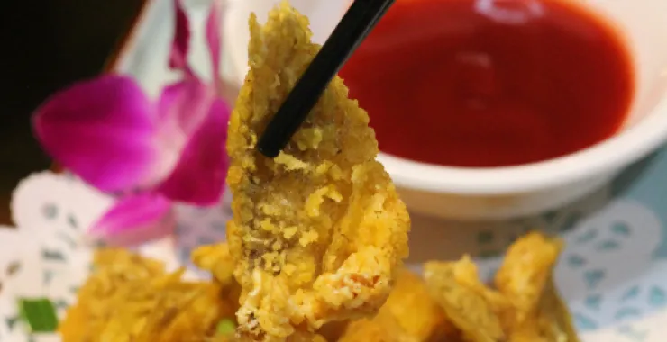 油炸虾潺特写美食