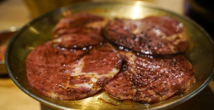 调味梅花肉烧烤美食