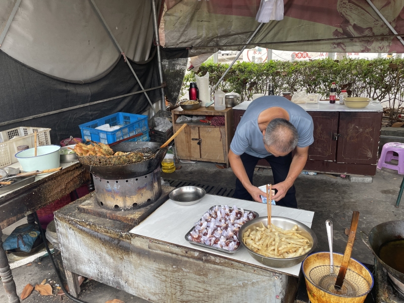 浙江宁波余姚泗门 传统美食小吃 炸小鱼 臭豆腐 童年味道 小作坊 