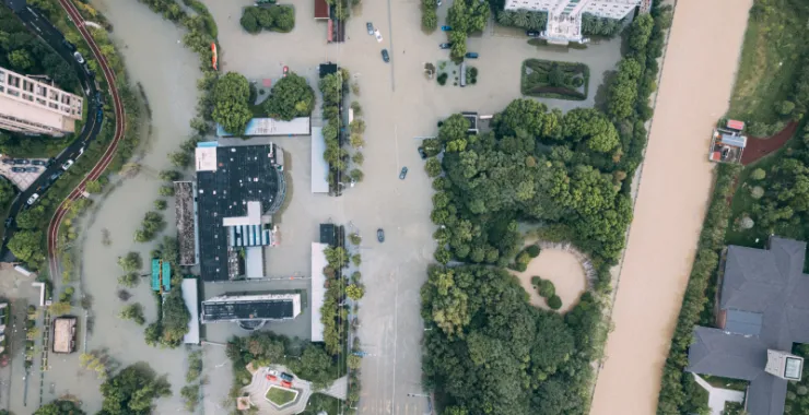 余姚航拍俯瞰台风过后淹水城市道路交通河道淹没灾害